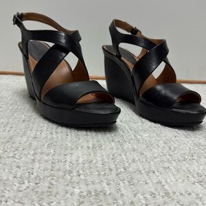 Elegant L’Amour Des Pieds Black Wedge Shoes NWOT